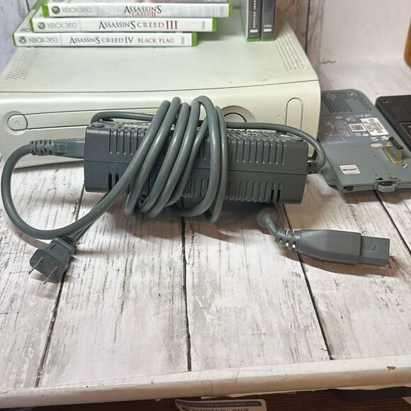 XBox 360 Console with Cords and 5 Games 60GB HDD and 120GB HDD Assasins Creed - Picture 6 of 11